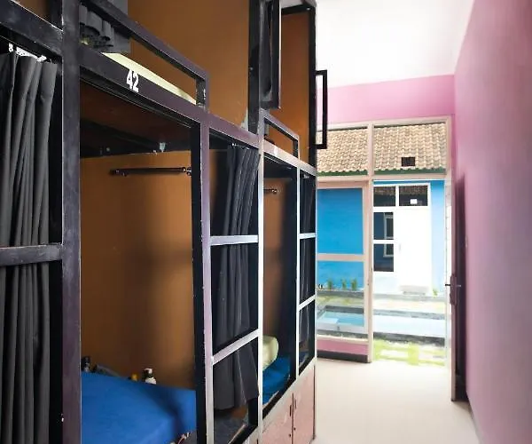 Sr Kapselhotel *